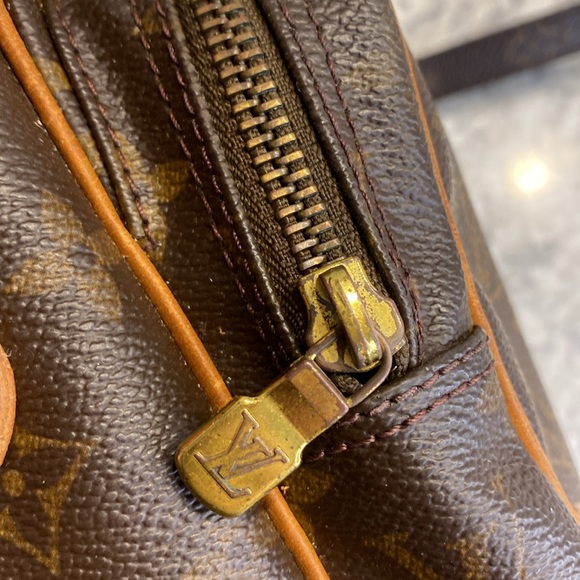 Louis Vuitton Amazone Monogram Crossbody Bag TH0928 - Picture 6 of 13